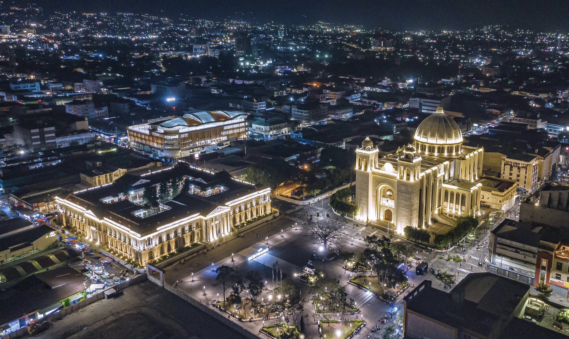 empresas-de-inteligencia-digital-y-tecnologica-proyectan-abrir-operaciones-en-el-salvador